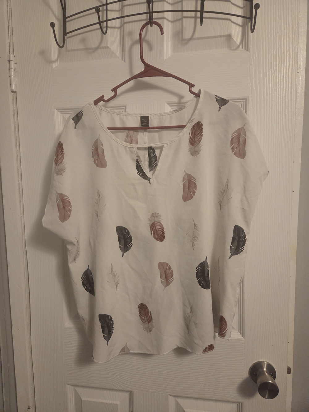 SHEIN White Feather-Print Short Sleeve Blouse
